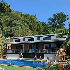 Hangover Chill & Hill Hostel